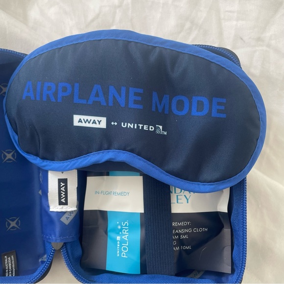 NWT United Polaris x Away Luggage First Class Travel Toiletries Case Unopened - Picture 5 of 6
